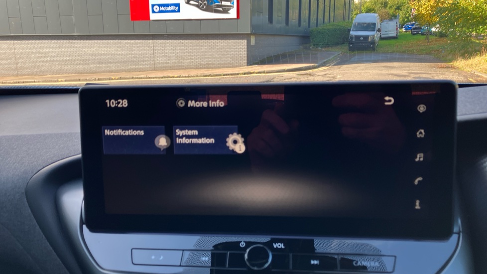 Nissan Juke 1.0 DiG-T Acenta Premium 5dr Petrol Hatchback - Image 39