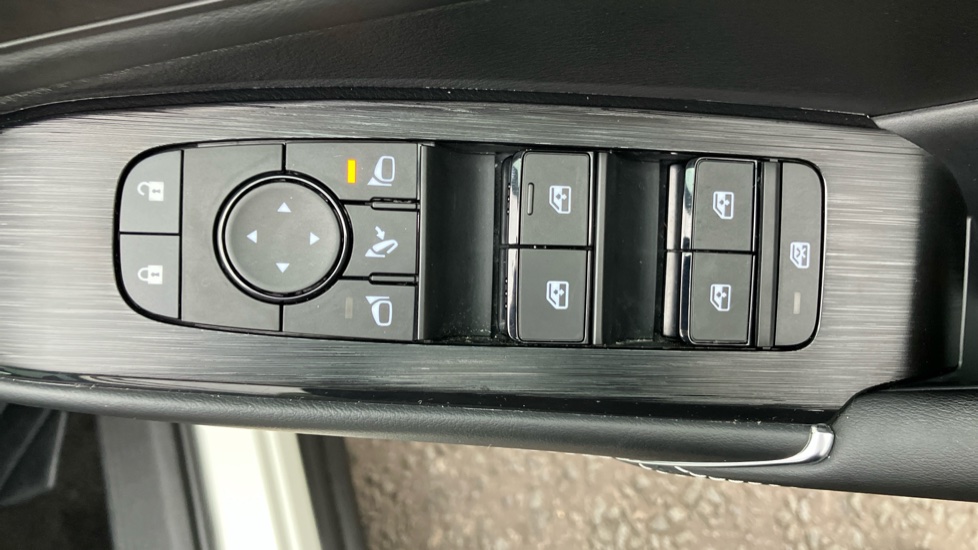 Nissan Qashqai 1.5 E-Power N-Connecta 5dr Auto Hybrid Hatchback - Image 30