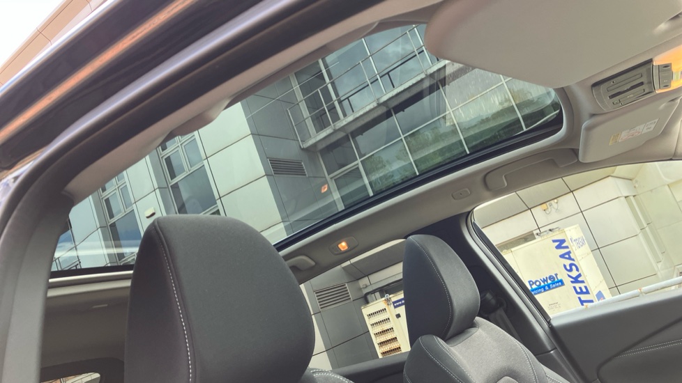 Nissan Qashqai 1.5 E-Power N-Connecta 5dr Auto Hybrid Hatchback - Image 27