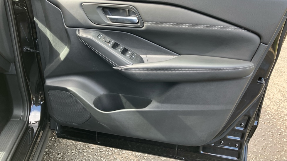 Nissan Qashqai 1.5 E-Power N-Connecta 5dr Auto Hybrid Hatchback - Image 31