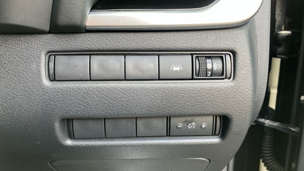 Nissan Qashqai 1.5 E-Power N-Connecta 5dr Auto Hybrid Hatchback - Image 42