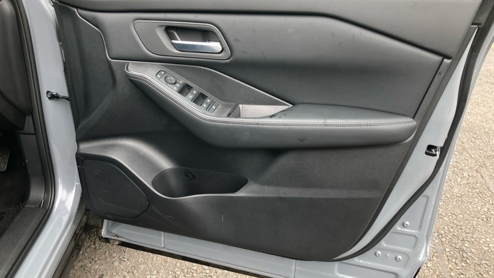 Nissan X-Trail 1.5 MHEV 163 N-Connecta 5dr Xtronic Petrol Station Wagon - Image 29