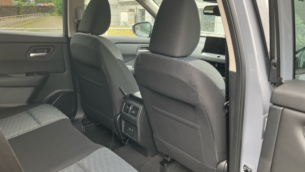 Nissan X-Trail 1.5 MHEV 163 N-Connecta 5dr Xtronic Petrol Station Wagon - Image 30