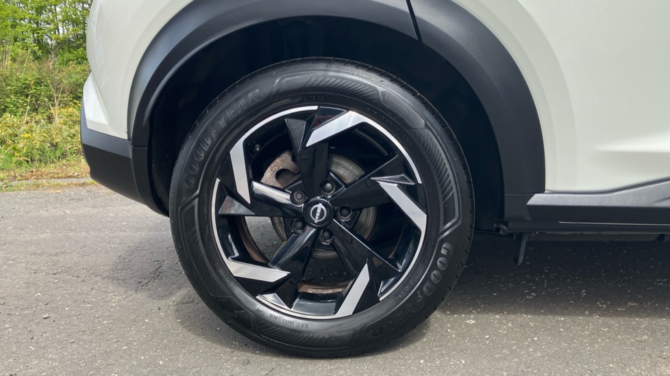 Nissan Juke 1.6 Hybrid N-Connecta 5dr Auto Hybrid Hatchback - Image 7