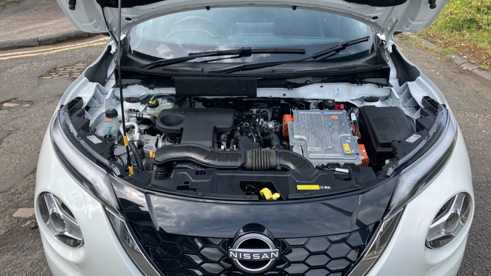 Nissan Juke 1.6 Hybrid N-Connecta 5dr Auto Hybrid Hatchback - Image 8