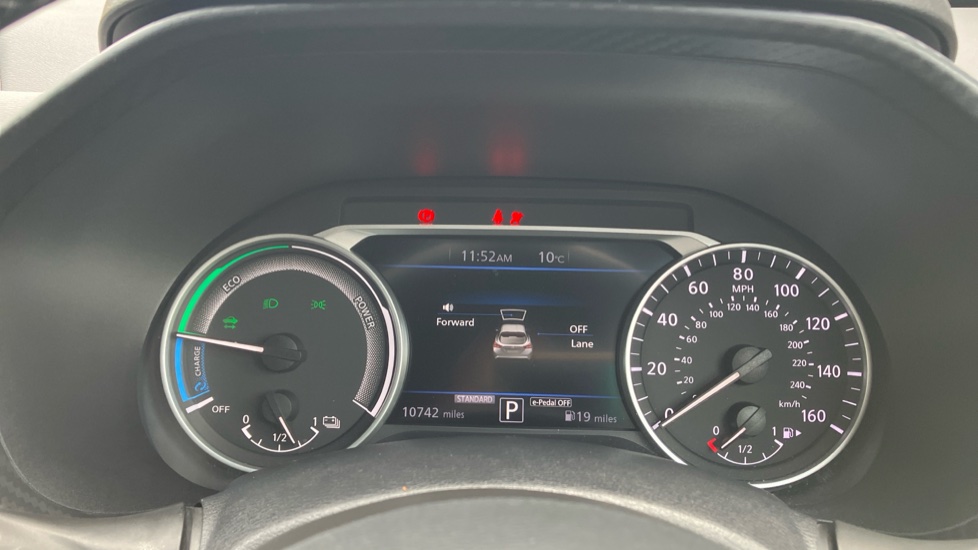 Nissan Juke 1.6 Hybrid N-Connecta 5dr Auto Hybrid Hatchback - Image 18