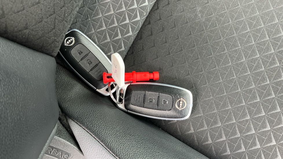Nissan Juke 1.6 Hybrid N-Connecta 5dr Auto Hybrid Hatchback - Image 20