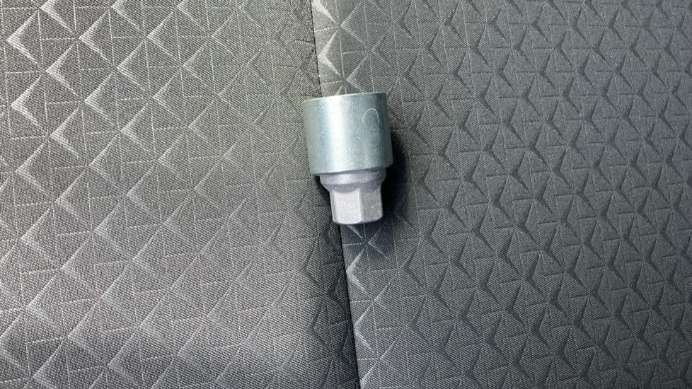 Nissan Juke 1.6 Hybrid N-Connecta 5dr Auto Hybrid Hatchback - Image 28