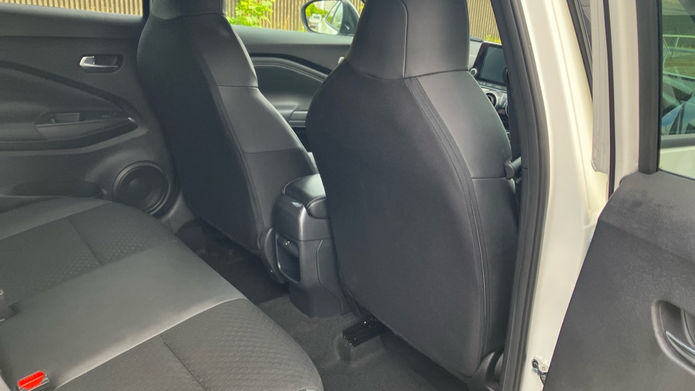 Nissan Juke 1.6 Hybrid N-Connecta 5dr Auto Hybrid Hatchback - Image 33