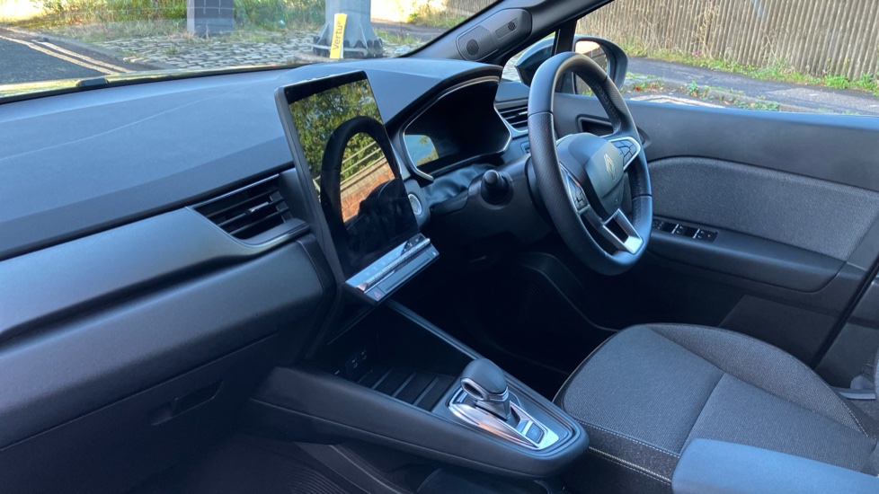 Renault Symbioz 1.6 E-Tech FHEV 145 Techno 5dr Auto Hybrid Estate - Image 9