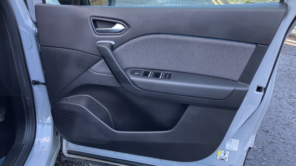 Renault Symbioz 1.6 E-Tech FHEV 145 Techno 5dr Auto Hybrid Estate - Image 30