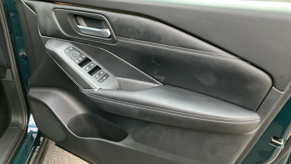 Nissan Qashqai 1.5 E-Power N-Connecta 5dr Auto Hybrid Hatchback - Image 30
