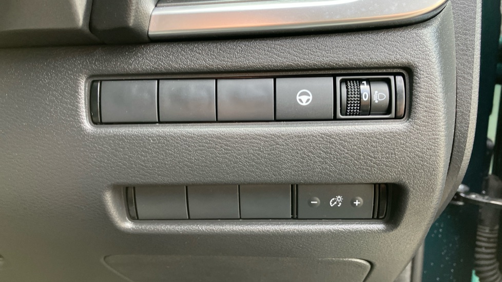 Nissan Qashqai 1.5 E-Power N-Connecta 5dr Auto Hybrid Hatchback - Image 41