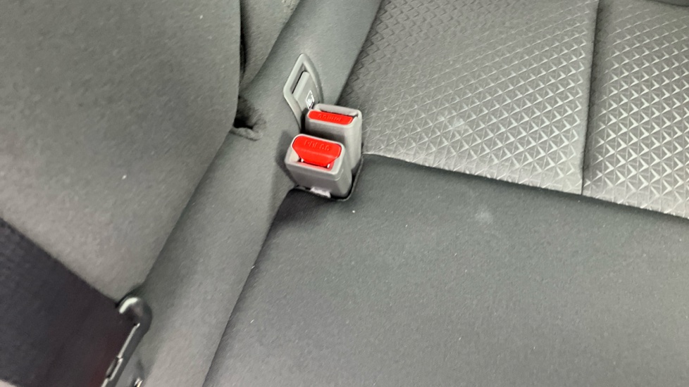 Nissan Juke 1.0 DiG-T N-Connecta 5dr [Revised] Petrol Hatchback - Image 17
