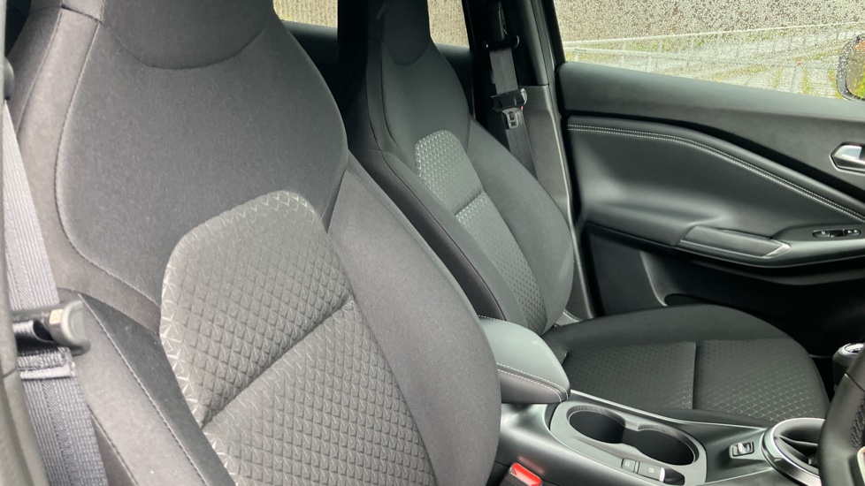 Nissan Juke 1.0 DiG-T N-Connecta 5dr [Revised] Petrol Hatchback - Image 27