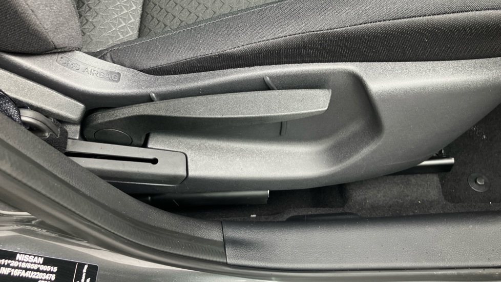 Nissan Juke 1.0 DiG-T N-Connecta 5dr [Revised] Petrol Hatchback - Image 28