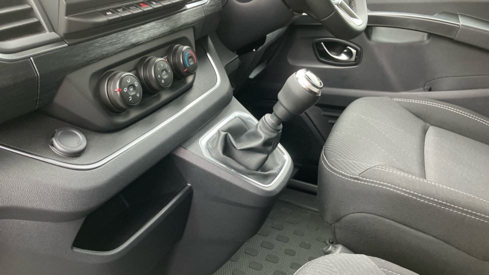 Renault Trafic Swb Diesel SL30 Blue dCi 130 Extra [Safety] Van - Image 13