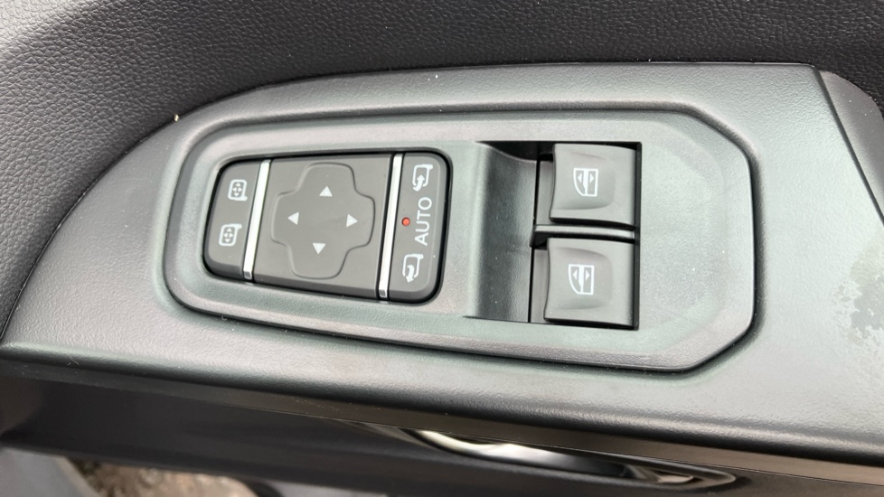 Renault Trafic Swb Diesel SL30 Blue dCi 130 Extra [Safety] Van - Image 28