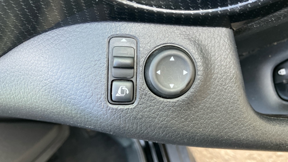 Nissan X-Trail 1.7 dCi Tekna 5dr [7 Seat] Diesel Station Wagon - Image 34