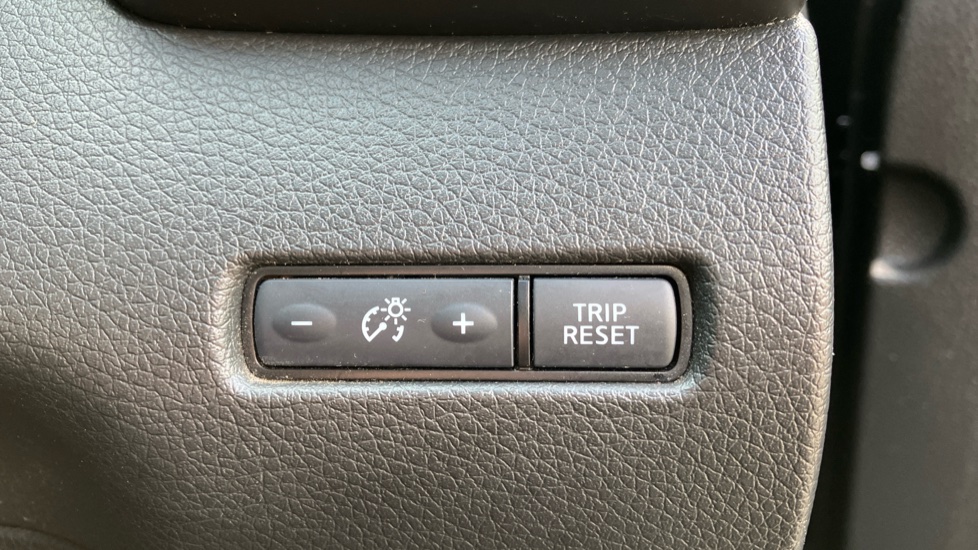 Nissan X-Trail 1.7 dCi Tekna 5dr [7 Seat] Diesel Station Wagon - Image 37