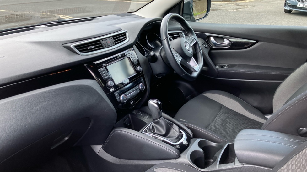 Nissan Qashqai 1.3 DiG-T 160 [157] Acenta Premium 5dr DCT Petrol Hatchback - Image 9
