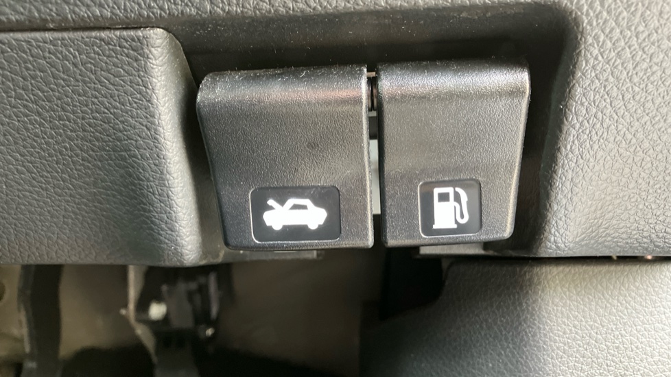 Nissan Qashqai 1.3 DiG-T 160 [157] Acenta Premium 5dr DCT Petrol Hatchback - Image 41