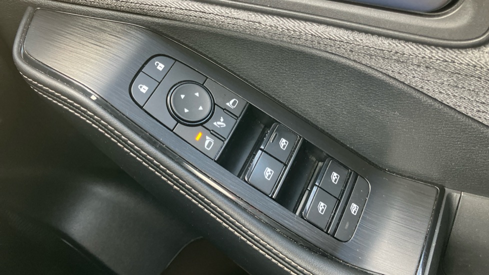 Nissan X-Trail 1.5 E-Power E-4orce 213 N-Connecta 5dr Auto Hybrid Station Wagon - Image 45