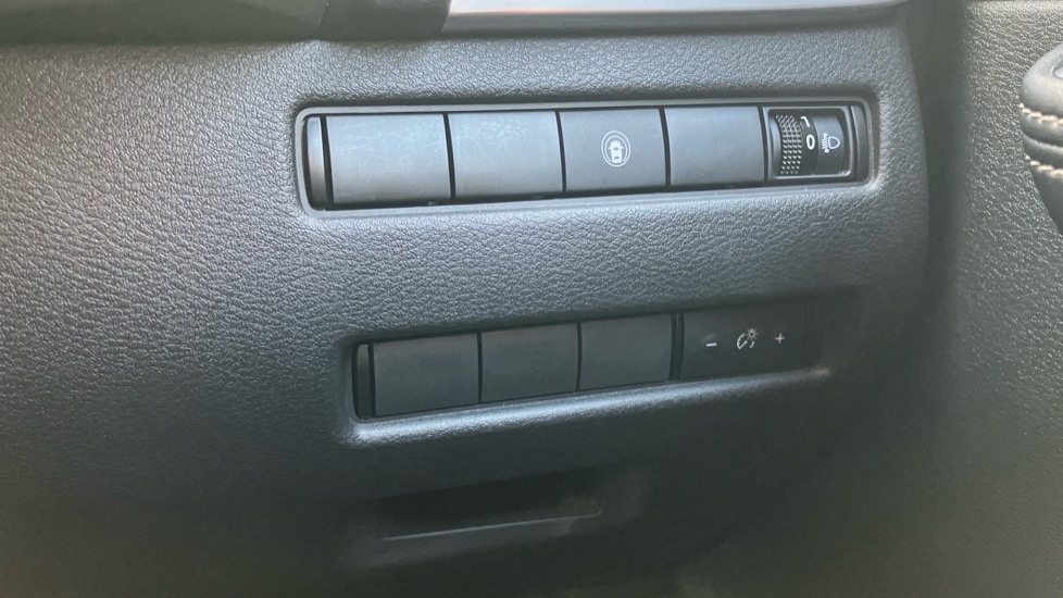 Nissan X-Trail 1.5 E-Power E-4orce 213 N-Connecta 5dr Auto Hybrid Station Wagon - Image 46