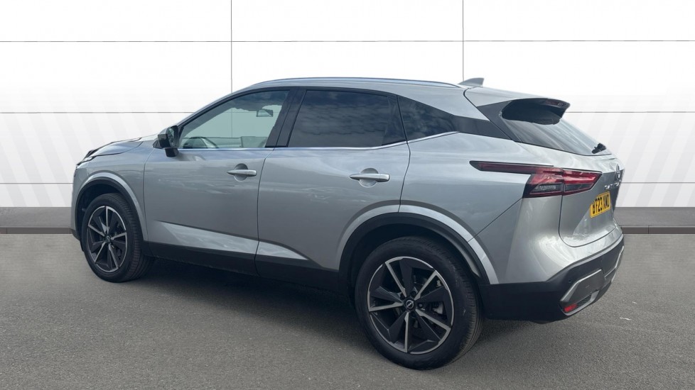 Nissan Qashqai 1.3 DiG-T MH Tekna 5dr Petrol Hatchback - Image 2
