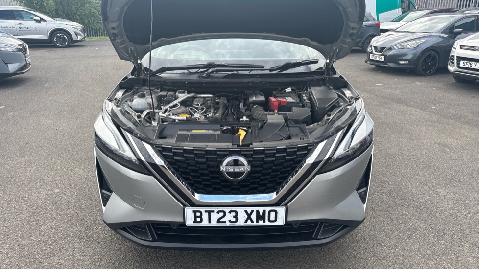 Nissan Qashqai 1.3 DiG-T MH Tekna 5dr Petrol Hatchback - Image 8