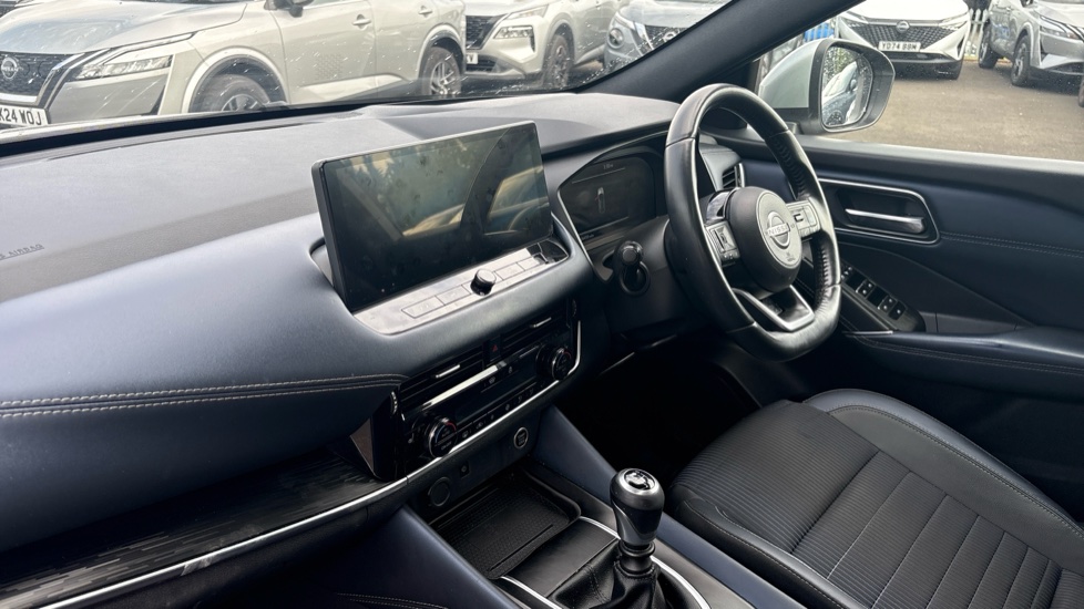 Nissan Qashqai 1.3 DiG-T MH Tekna 5dr Petrol Hatchback - Image 9