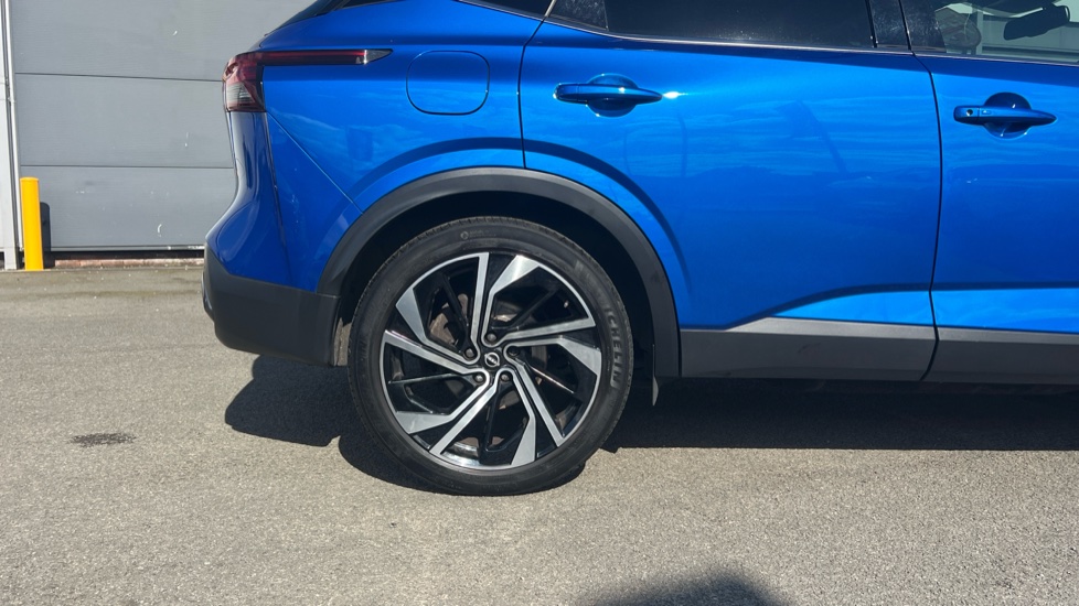 Nissan Qashqai 1.3 DiG-T MH 158 Tekna+ 5dr Xtronic Petrol Hatchback - Image 7