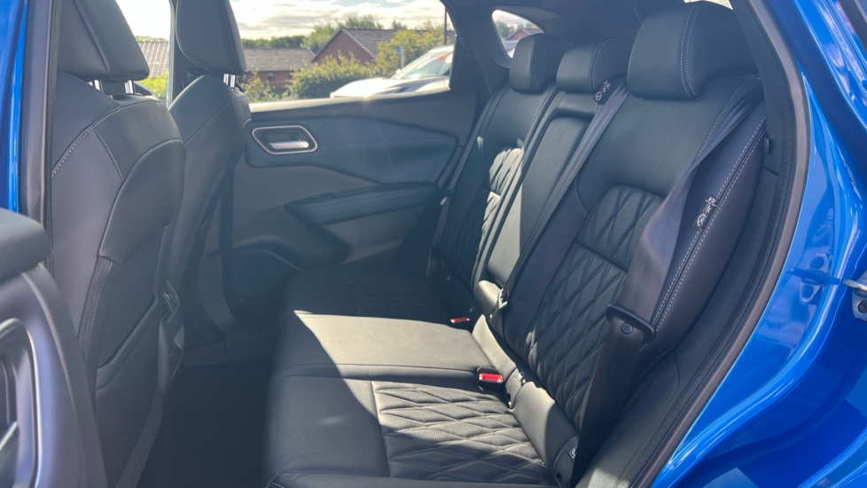 Nissan Qashqai 1.3 DiG-T MH 158 Tekna+ 5dr Xtronic Petrol Hatchback - Image 16