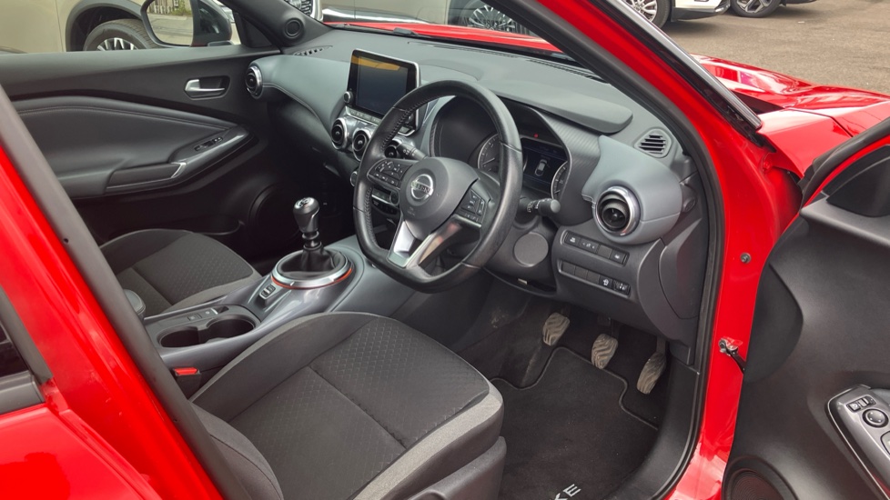 Nissan Juke 1.0 DiG-T N-Connecta 5dr Petrol Hatchback - Image 11
