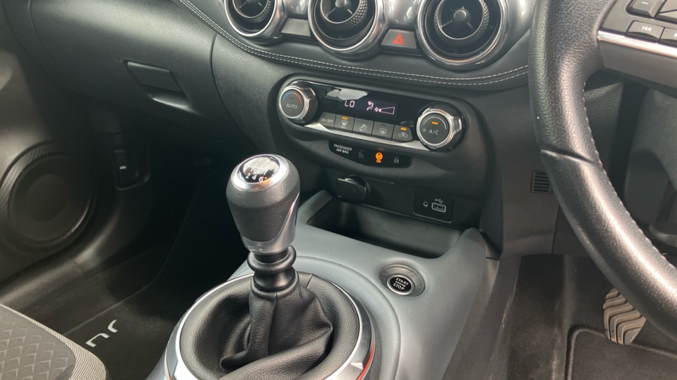 Nissan Juke 1.0 DiG-T N-Connecta 5dr Petrol Hatchback - Image 13