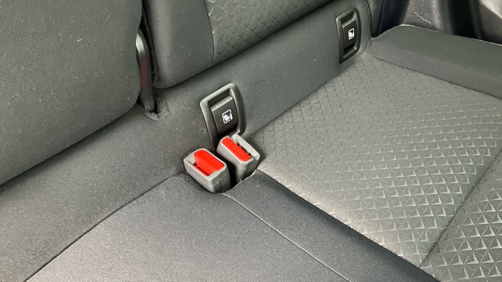 Nissan Juke 1.0 DiG-T N-Connecta 5dr Petrol Hatchback - Image 17