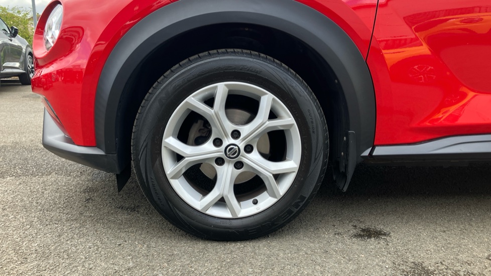 Nissan Juke 1.0 DiG-T N-Connecta 5dr Petrol Hatchback - Image 21