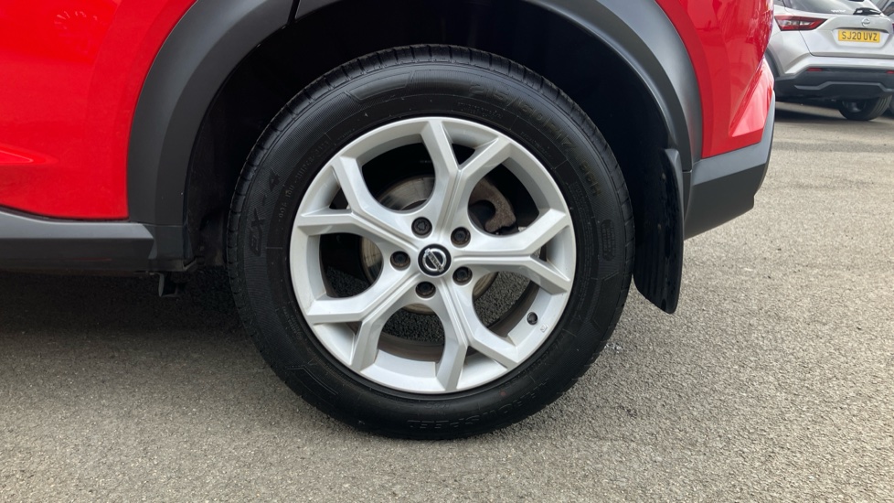 Nissan Juke 1.0 DiG-T N-Connecta 5dr Petrol Hatchback - Image 22