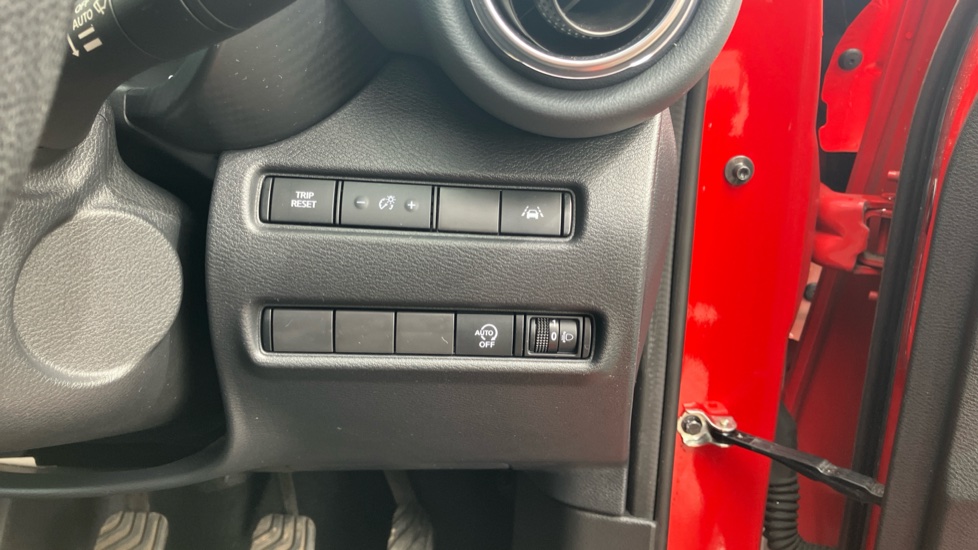 Nissan Juke 1.0 DiG-T N-Connecta 5dr Petrol Hatchback - Image 26