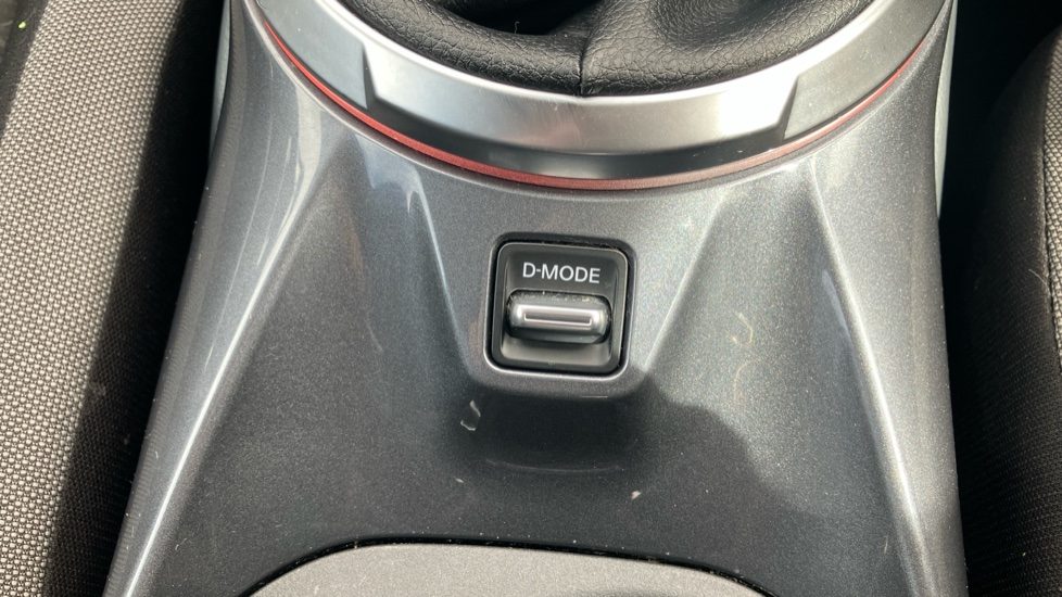 Nissan Juke 1.0 DiG-T N-Connecta 5dr Petrol Hatchback - Image 31