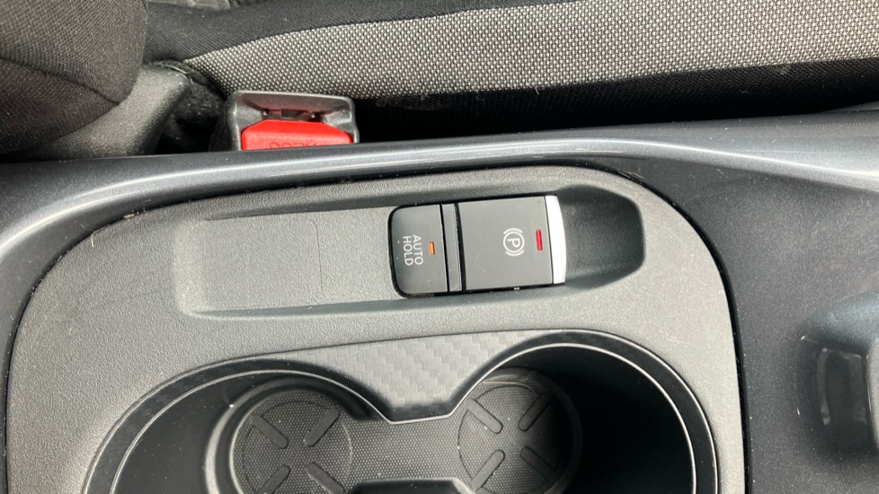 Nissan Juke 1.0 DiG-T N-Connecta 5dr Petrol Hatchback - Image 32