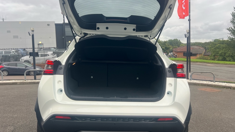 Nissan Juke 1.6 Hybrid N-Connecta 5dr Auto Hybrid Hatchback - Image 4