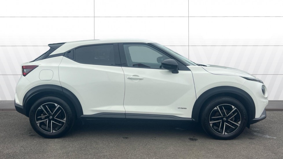 Nissan Juke 1.6 Hybrid N-Connecta 5dr Auto Hybrid Hatchback - Image 5