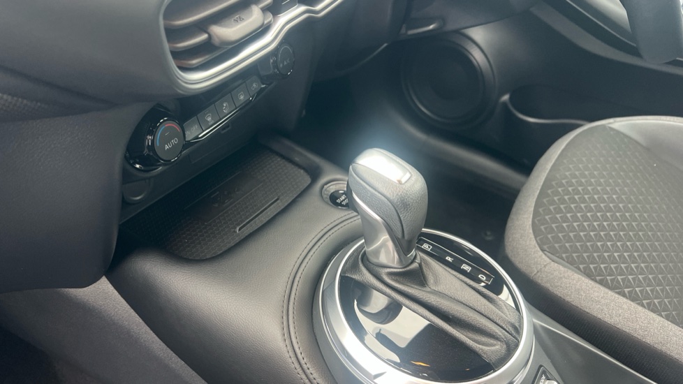 Nissan Juke 1.6 Hybrid N-Connecta 5dr Auto Hybrid Hatchback - Image 13