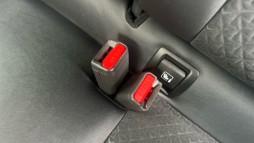 Nissan Juke 1.6 Hybrid N-Connecta 5dr Auto Hybrid Hatchback - Image 17
