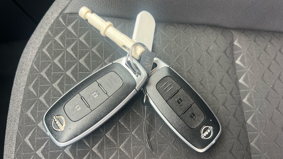 Nissan Juke 1.6 Hybrid N-Connecta 5dr Auto Hybrid Hatchback - Image 20