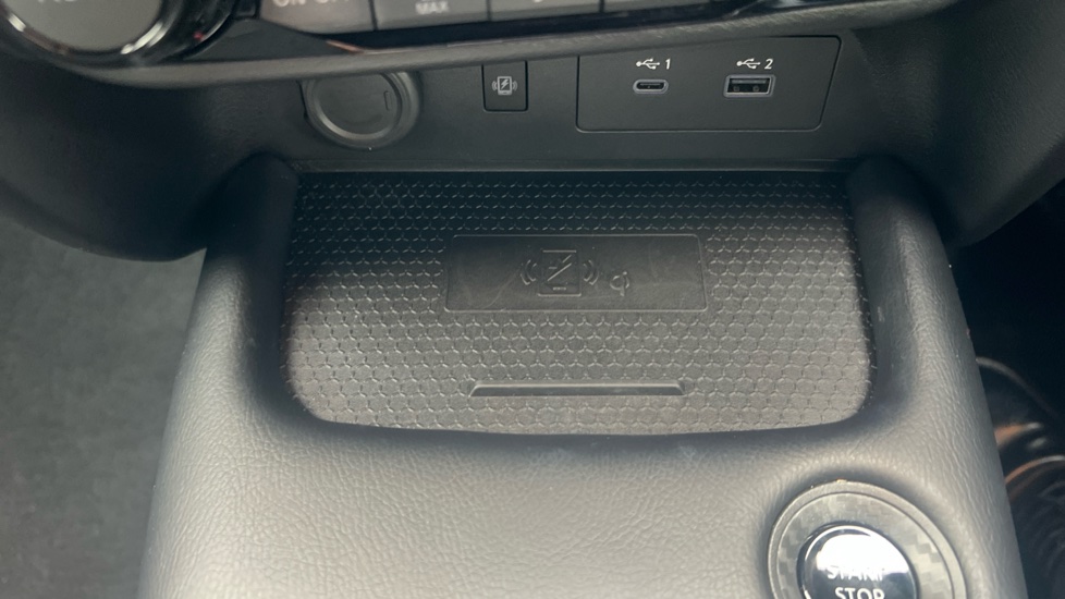 Nissan Juke 1.6 Hybrid N-Connecta 5dr Auto Hybrid Hatchback - Image 26