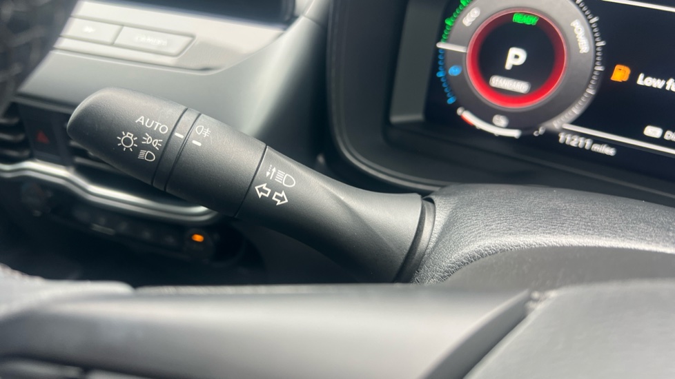 Nissan Juke 1.6 Hybrid N-Connecta 5dr Auto Hybrid Hatchback - Image 33