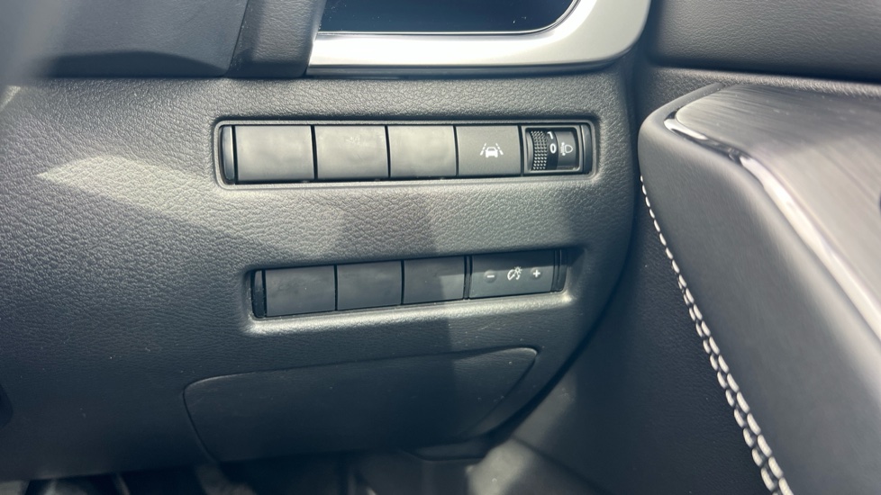 Nissan Qashqai 1.5 E-Power N-Connecta 5dr Auto Hybrid Hatchback - Image 28