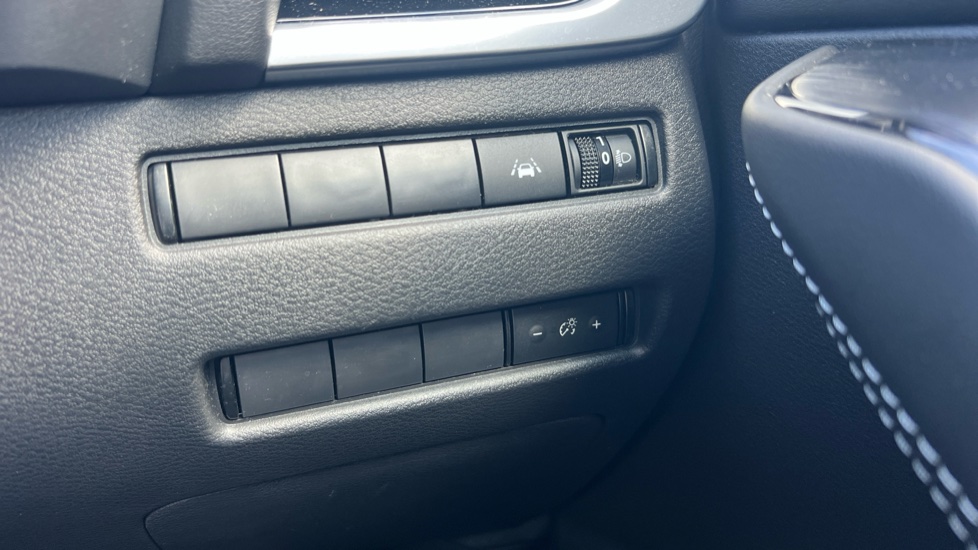 Nissan Qashqai 1.5 E-Power N-Connecta 5dr Auto Hybrid Hatchback - Image 26